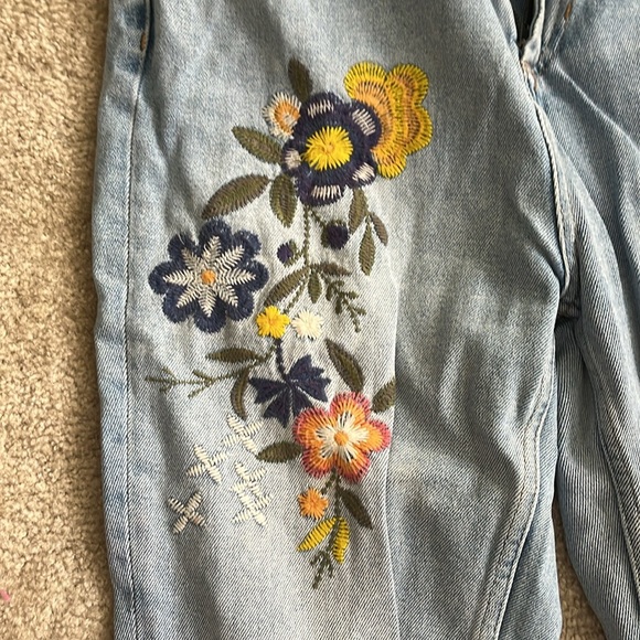 Pimkie Floral Embroidered Mom Jeans - Picture 3 of 7